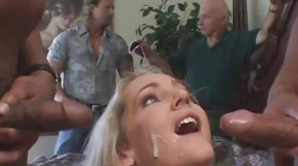 أضع كمامة على tyanochka ، حتى جديد سكس العربي لا أرتدي pizdela ومارس الجنس بقوة في السرير.