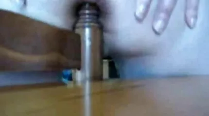 بدأ الطالب بالتعري ، واستمر ببوزيامبوي وانتهى به الأمر بالقفز على ديك. السكس العربى الجديد