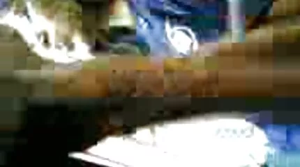 وافل المرحاض يأكل جديد النيك العربي السائل المنوي أثناء الجلوس على دافع