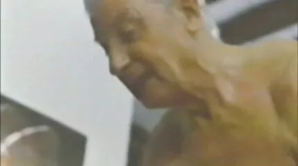 كنت أرغب في ممارسة العادة السرية على الخبيث ، لكن كالمعتاد ، انتهى كل شيء سكس عربي جديد 2017 بعضو في بوسها الضيق
