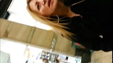 ارتدى المعلم النظارات ، افلام سكس جديد مترجم عربي لكن الطالب ما زال يمارس الجنس معها بقضيب.