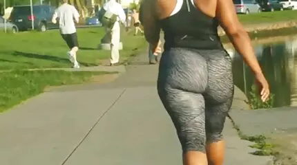 يتحكم الحارس الشخصي الشاب في سلامة العضو التناسلي النسوي لعميله الناضج باستخدام جديد افلام سكس عربي قضيب