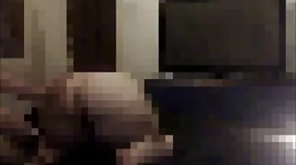 لم سكس جديد مترجم للعربي يكن لدى الفتاة وقت للاستيقاظ بعد ، عندما جاء وودمان ليمارس الجنس.