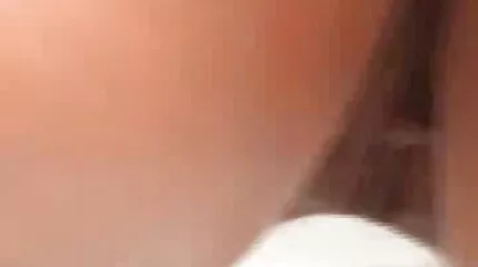 تظاهر افلام سكس مترجم جديد الفرخ بأنه كلب حتى صفعها الرجل وضربها في مؤخرتها.