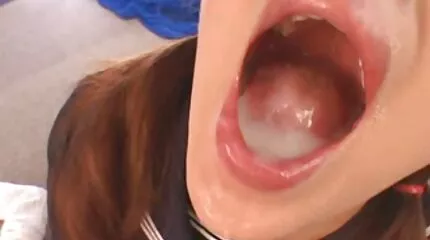 أمسك زوج أمه بابنة زوجته وهي ترتجف وبدأ على الفور يمارس الجنس معها مثل عاهرة من المنطقة. فيديو سكس مترجم عربي جديد